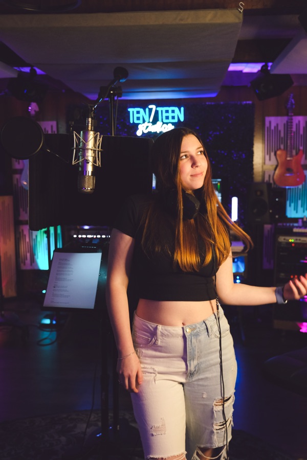 MUSICOTFUTURE interview with Cara Paige